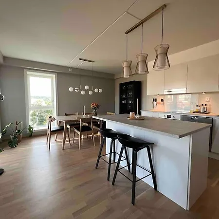 Apartment Modern And With Private Balcony